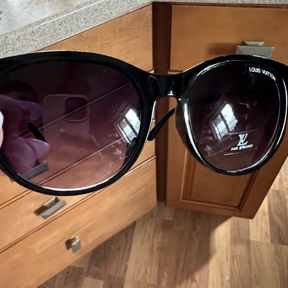 Sun glasses